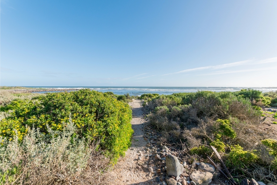 5 Bedroom Property for Sale in Duyker Eiland Western Cape